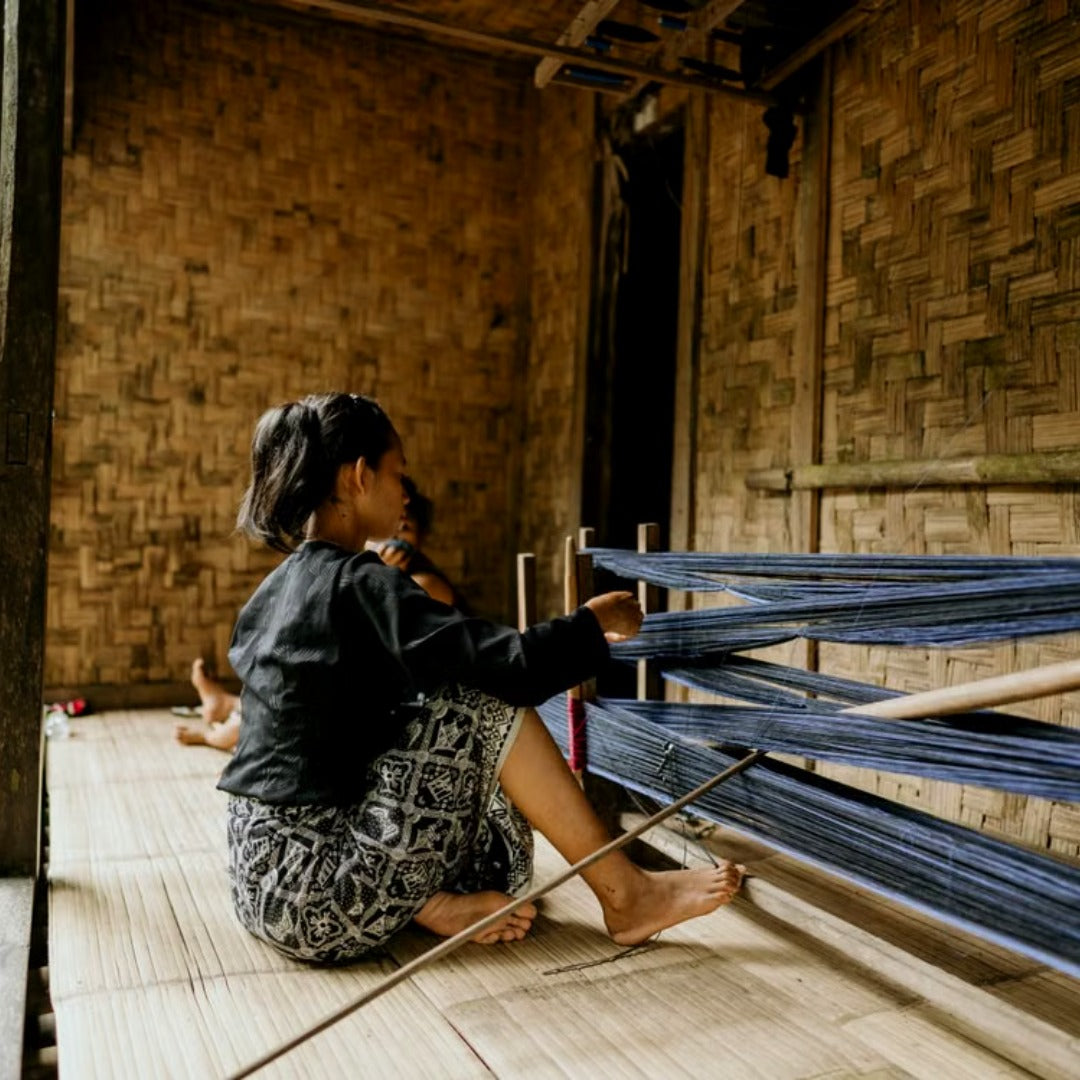 Who are the Kanekes weavers?