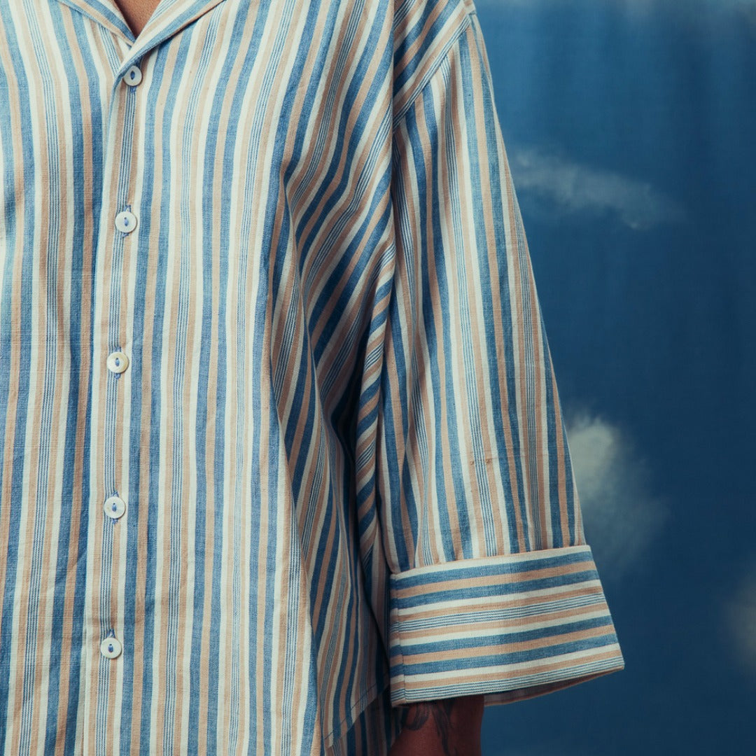Why does handwoven cloth have knots?