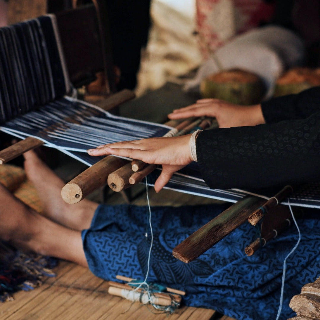 Kanekes cloth: tinunan and the backstrap loom of West Java