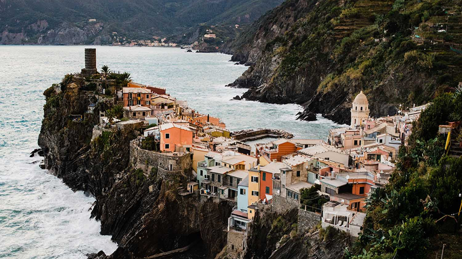 In-Hāus Dialogue with Rhianna May